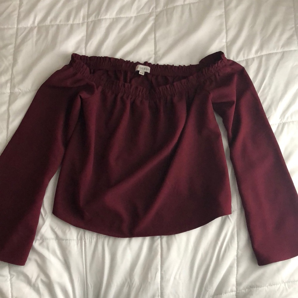 Guess Off the shoulder shirt